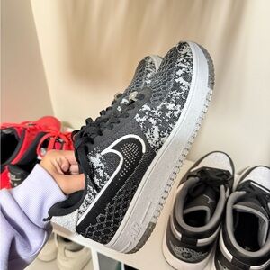 Nike Mens Air Force Flyknit